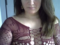 Een vrijgezelle spannende milf die van avontuurtjes en fantasietjes houdt. Om te delen of om de jouwe te horen.