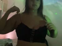 Hi babes, I’m Makeylla, 27, Latina, and effortlessly warm. I have many ambitions, but I