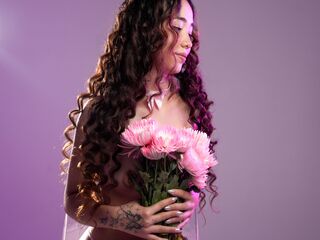 jasmin cam model BellaClaire