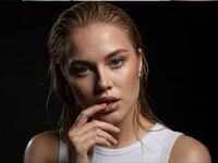 camgirl masturbating with dildo ValyMorgan