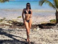 camgirl fingering shaved pussy AlahiaRussel