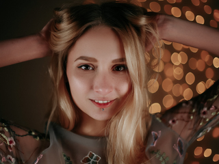 girl topless AmandaLeen