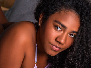 chatroom webcam photo AmaraRuiiz