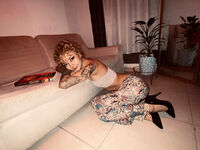 cam girl playing with dildo AnneHarmon