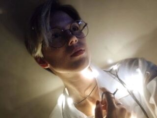 fingering webcam girl AureliaRavens