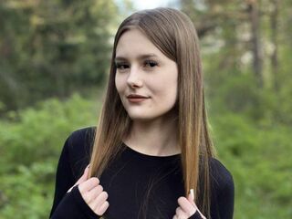 camgirl chatroom BernardPeters