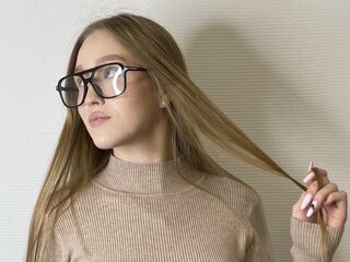 camgirl masturbating with sex toy BertaAnnarummo