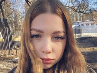 camgirl playing with dildo ColletteSitzes