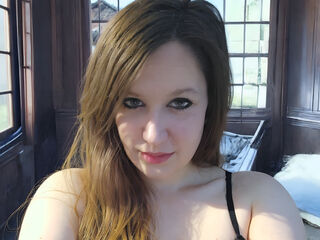 cam girl playing with dildo CorrieLodge