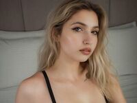 camgirl masturbating with sex toy DariRivera