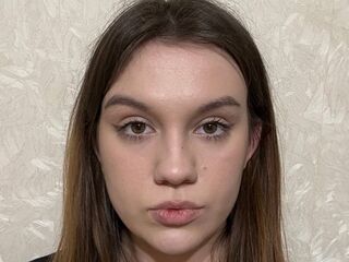 chatroom cam DwanaNewtown