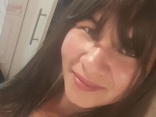 camslut fingering shaved pussy GrettyRoss