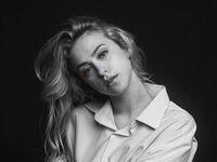 free nude live show GwynethHibbits