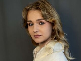 camwhore shaving pussy HelenPetrini