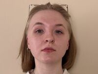 camgirl playing with vibrator HienRosse