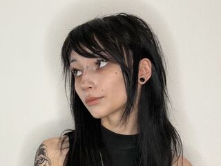 naked camgirl photo IzettaBishel