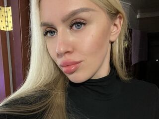 girl fingering pussy JudiJadore