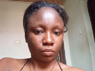 camgirl showing tits KaylaGlow