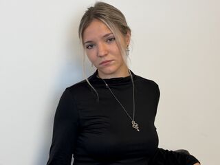 naughty cam girl picture KeiraTullier