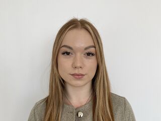 naughty camwhore KenishaDiamond