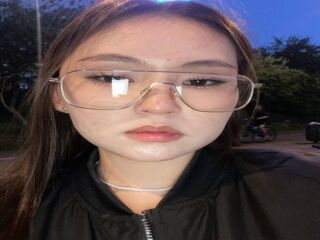 hot cam girl masturbating with sextoy LauriMoradel
