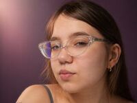 naughty camgirl fingering shaved pussy LaviniaSele