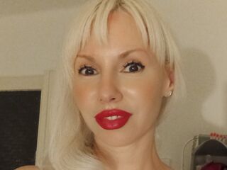 camgirl playing with sextoy LaymaFlay