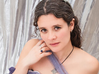 live cam show LiiaCrowns