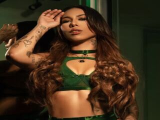 hot cam girl fingering pussy LilyHarpers