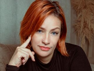 camgirl playing with dildo LilySweet