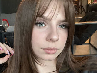 naked cam girl masturbating with dildo LoiseHarington