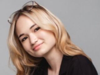 hot cam girl fingering shaved pussy MalissaBickett