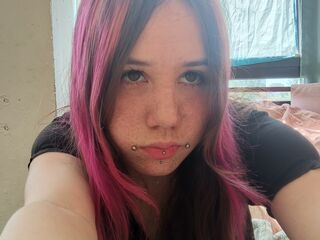 cam girl playing with dildo MariNowak