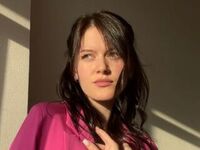 topless girl MaudGuerrido