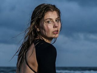 free nude webcam show MilaOlivers