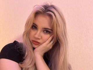 naughty camgirl fingering shaved pussy NakitaLorette