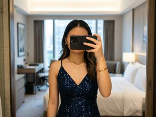 camgirl playing with dildo NehaSharmau