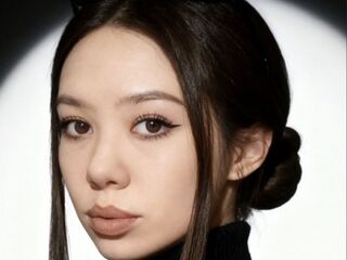 beautiful girlcam NeomiMesker