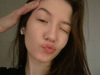 girl showing pussy NoemiMeservy