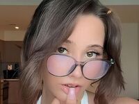 camgirl playing with sextoy OliveMcmullin