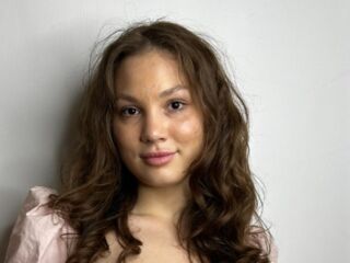 free nude webcam show RegenaCrichlow