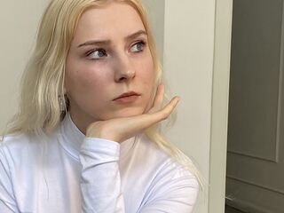 cam girl playing with vibrator RosanaAllabaugh