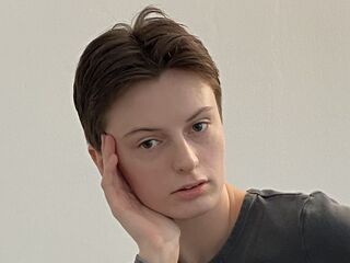 naked webcam girl fingering RufinaTavolario