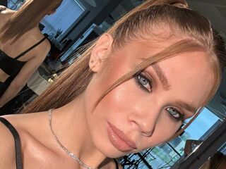 nude cam girl pic TawnyaCarwell