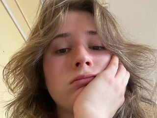 girl chat room TessTelles