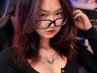 beautiful webcamgirl TishaOyervides