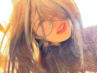 camwhore masturbating with dildo ToriTrevino