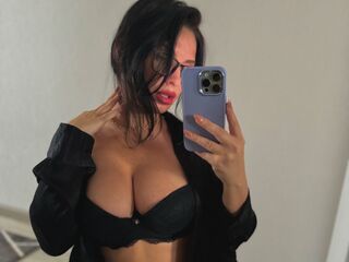 naked camgirl masturbating with vibrator YannaDim