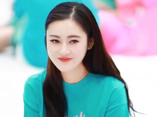 beautiful webcamgirl YolandaYang